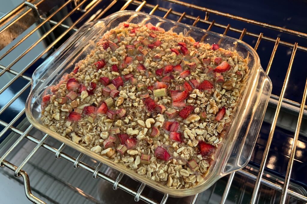 Oatmeal Bake with Rhubarb and Strawberries.